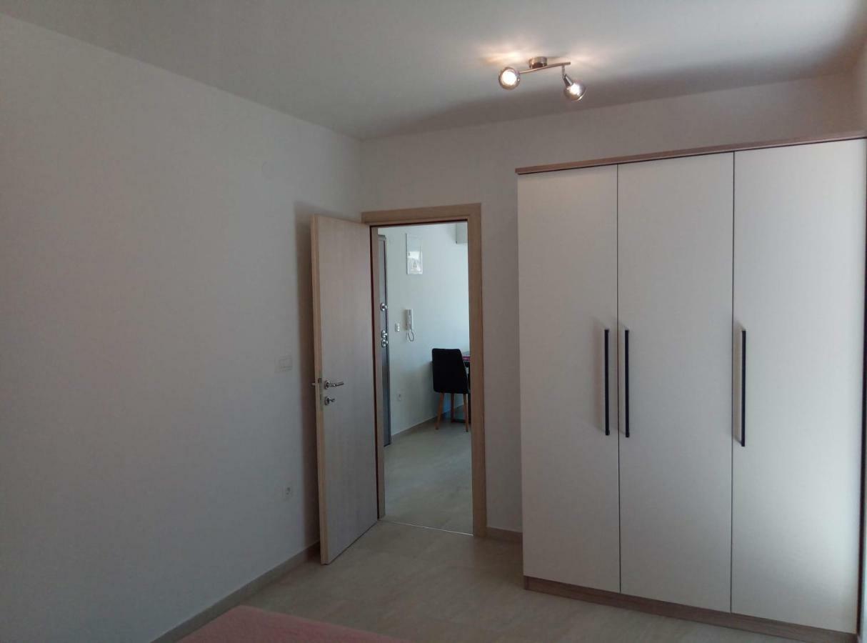 Lorena Cres Exterior foto