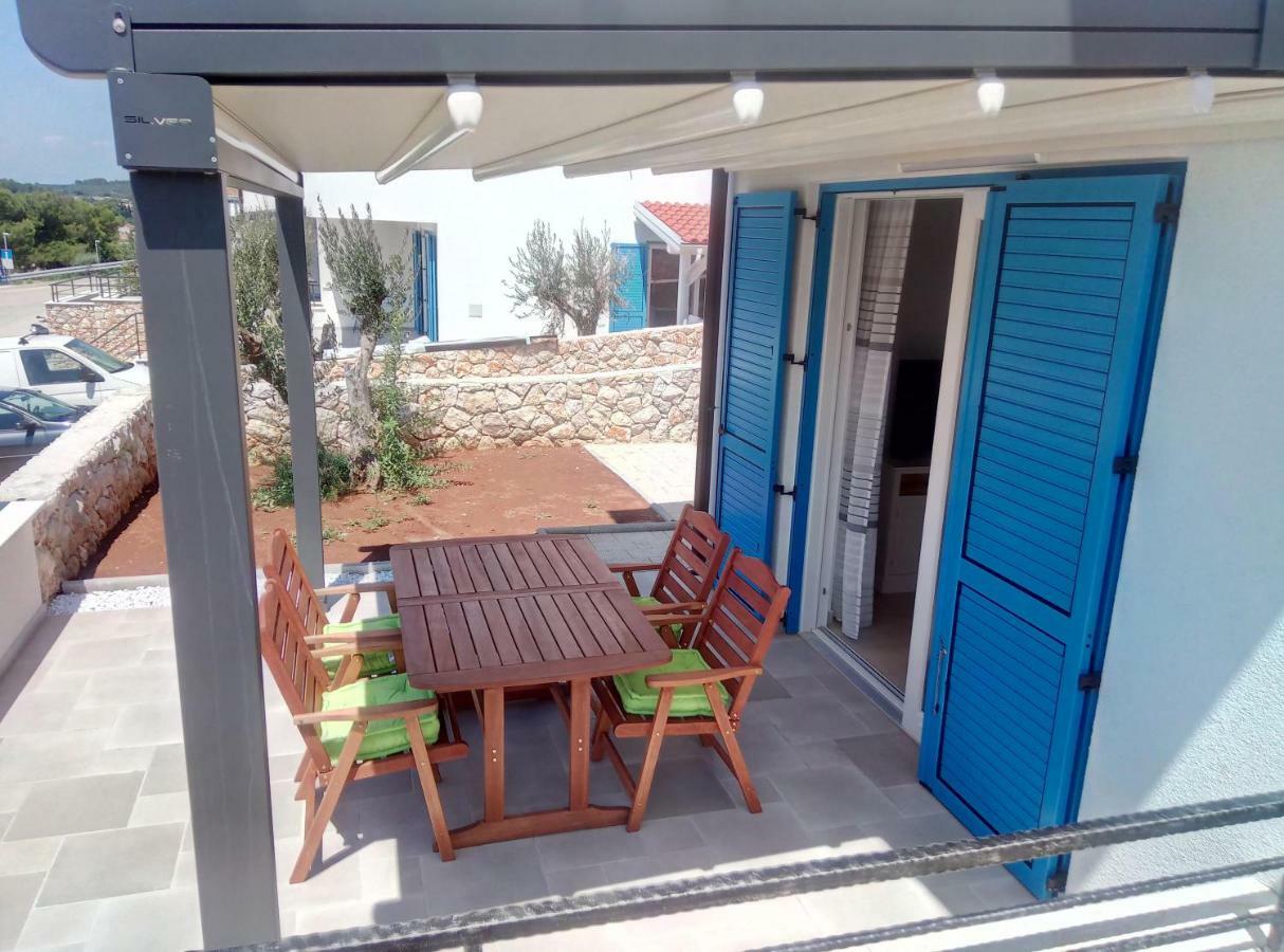 Lorena Cres Exterior foto